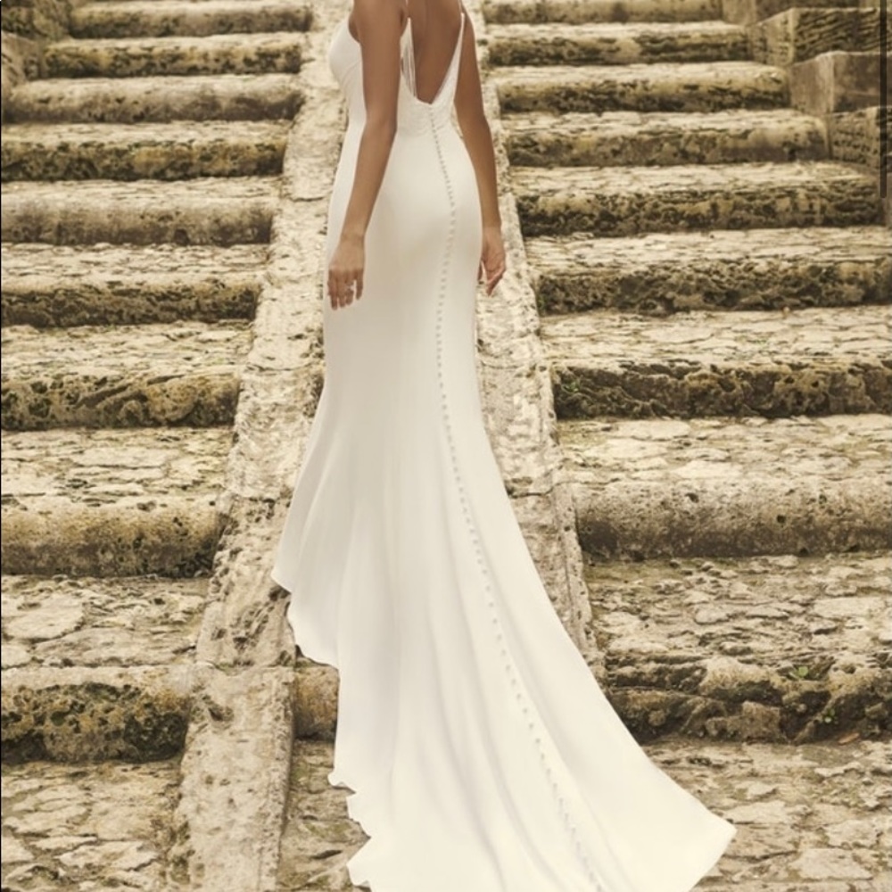 GORGEOUS VINTAGE STYLE Never worn wedding dress - Picture 3 of 10